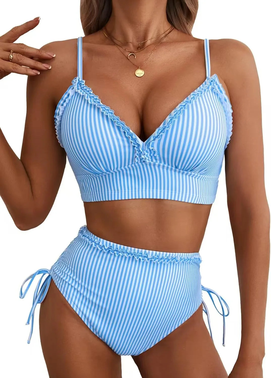 Close-up of the ribbed fabric and ruffle trim